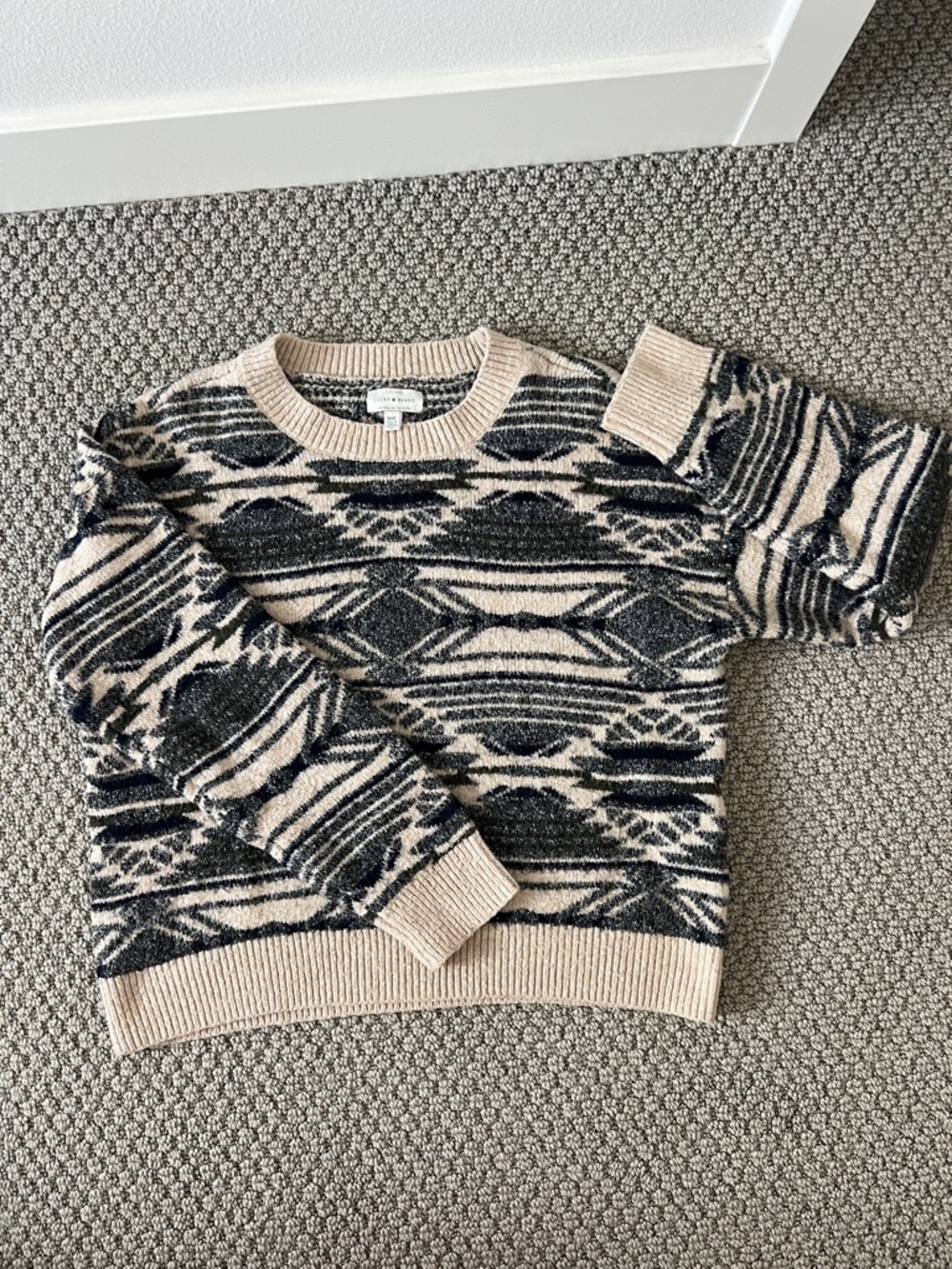 Geometric Pattern Crewneck Sweater Beige & Black Aztec Print medium Lucky Brand